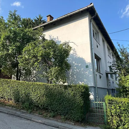 Apartman Uma *
